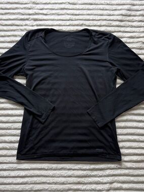 Patagonia Women’s Black Long Sleeve Lightweight T-Shirt Size L